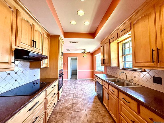 4th image of 738 Bromley Dr