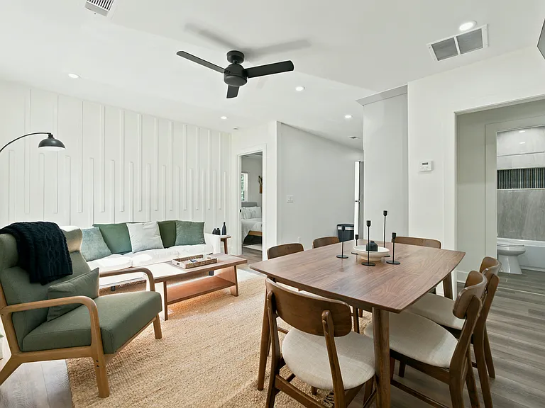 582 Hamilton E Holmes Dr NW — Photo 7