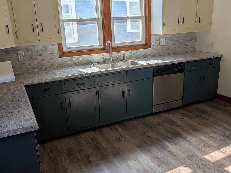 536 W 5th St — Photo 12