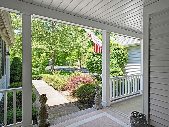 3rd image of 203 Manor Brook Dr