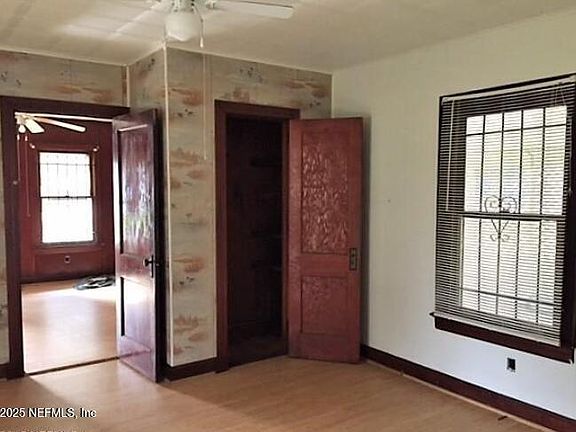 5th image of 1375 AGNES Street