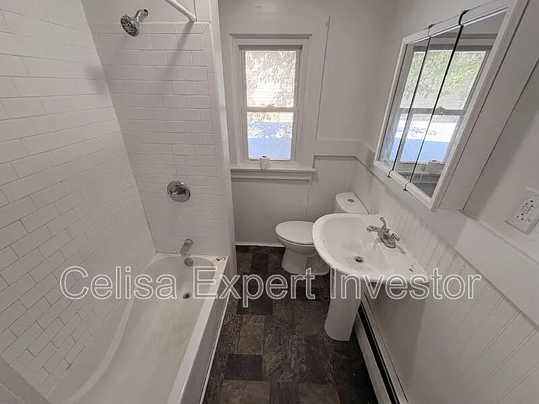 654 Florence Ave — Photo 6