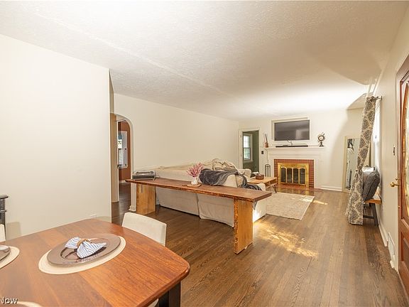 2nd image of 726 Kieffer St