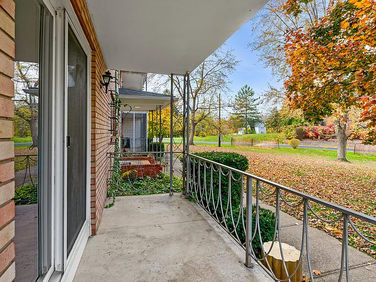 Pittsford Manor Apartments — Photo 4
