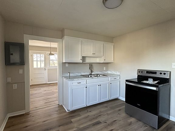 4th image of 410 W 13th St