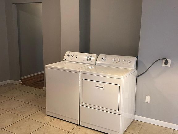 4th image of 1117 W 8th St APT 1