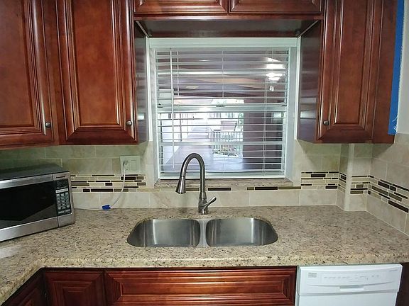 4th image of 1200 Tallwood Ave APT 205
