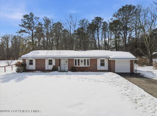 423 Oak St, Cresco, PA 18326