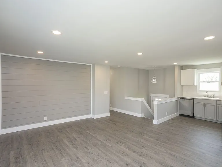 1608 Autumn Ridge Dr — Photo 9
