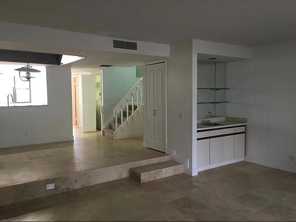 2nd image of 602 NE 20th Ln