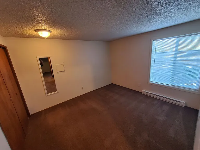 14th Street Apartments — Photo 11