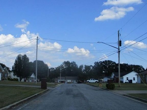 Exterior Neighborhood (street photo)