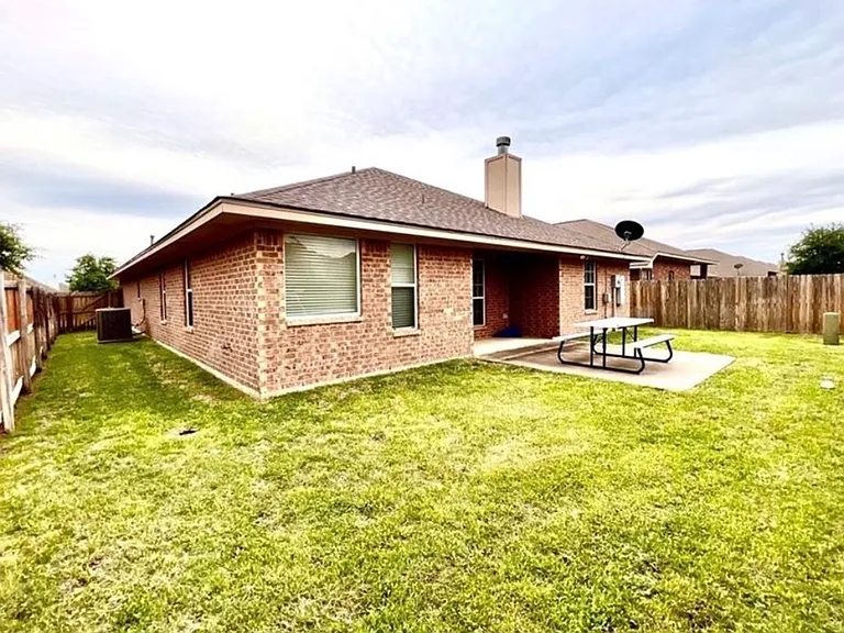 1019 Emerald Dove Ave — Photo 16