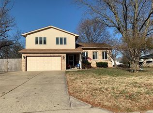 101 Chapel Dr, Collinsville, IL 62234