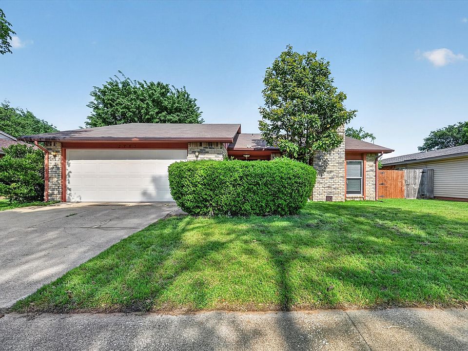 1st image of 2705 Treeview Dr