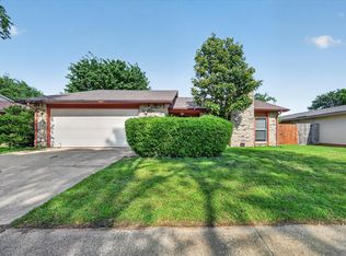 2705 Treeview Dr, Arlington, TX 76016
