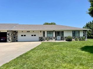 1301 Newtowne Dr, Central City, NE 68826
