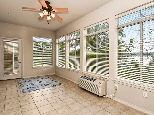 680 Emerald Pointe Drive Bld 3 Un1, Hollister, MO 65672
