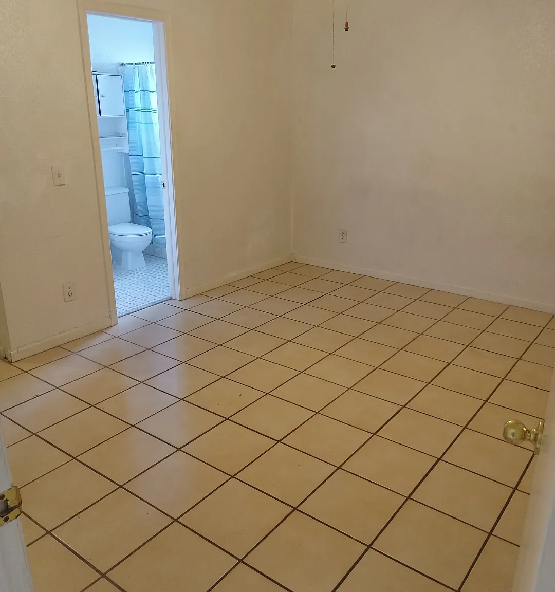 2 bed, 1200 sqft, $2,400 — Photo 4