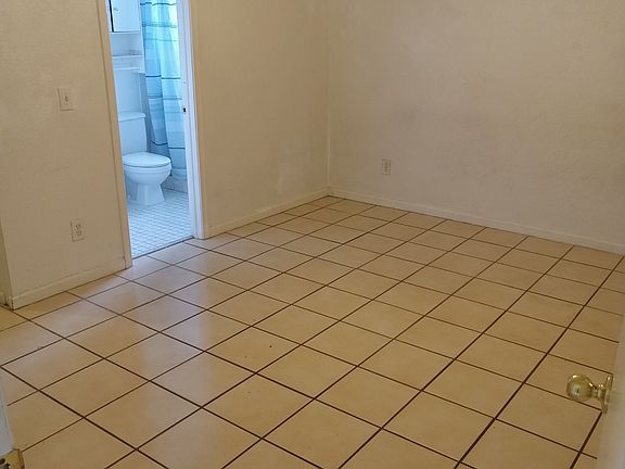 4th image of 1001 Manor Dr #1001