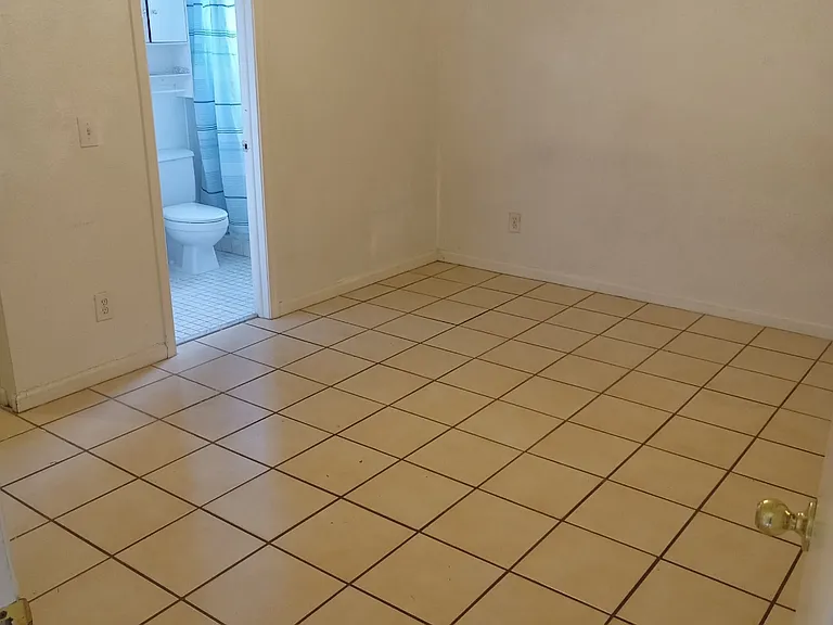 1001 Manor Dr #1001 — Photo 4
