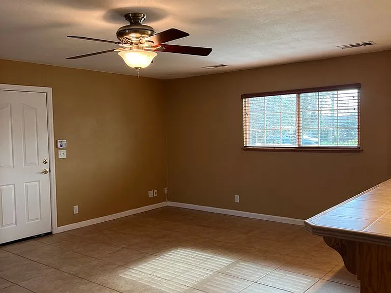 1620 Park Ave — Photo 10