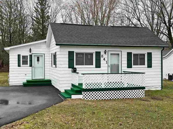 841 W Belle Ave, Saint Charles, MI 48655