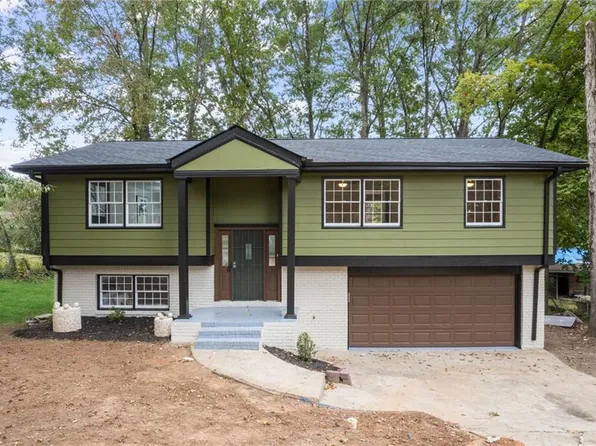 6388 Thornhedge Dr, Riverdale, GA 30296