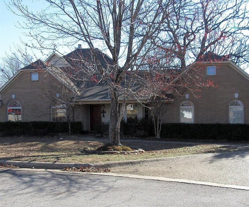 1st image of 1802 Bunker Hill Dr