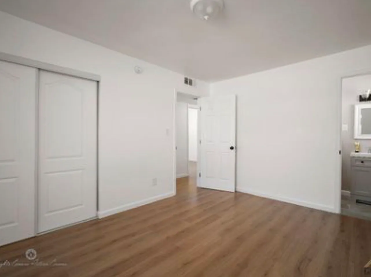3 bed, 1048 sqft, $2,250 — Photo 3
