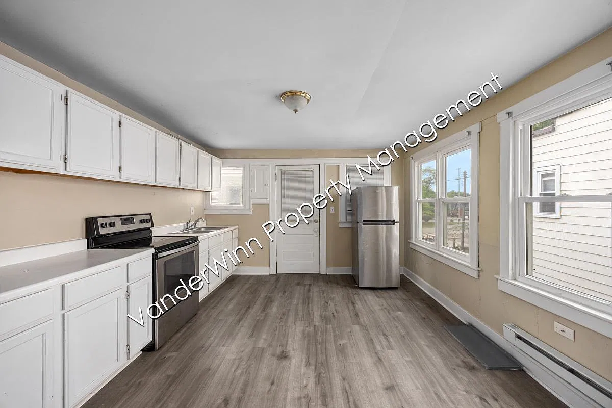 740 Kellogg St SE - Unit 4 — Photo 3