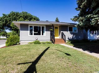 401 R Ave N, Saskatoon, SK S7L2Y8