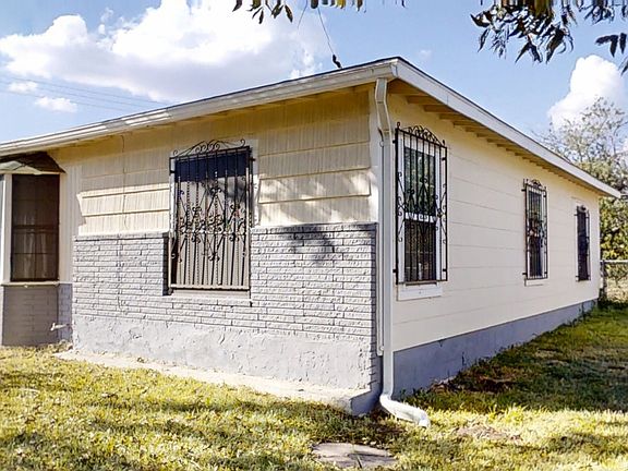 3rd image of 331 Beryl Dr