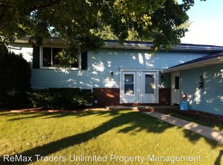 7122 N Rockvale Dr, Peoria, IL