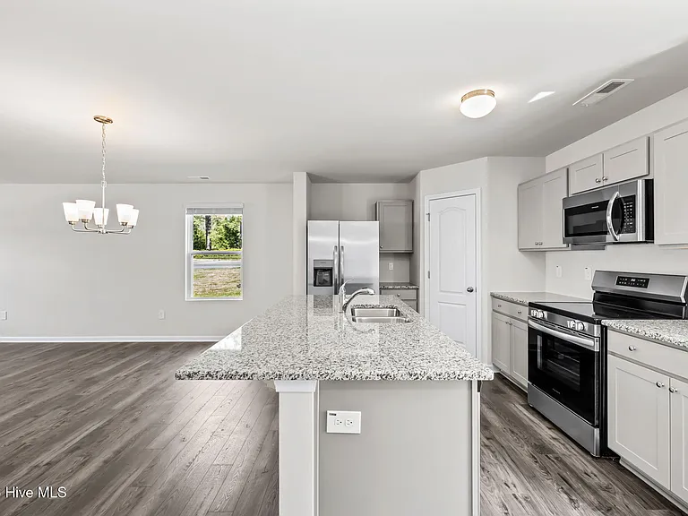 705 Conductor Ct — Photo 5