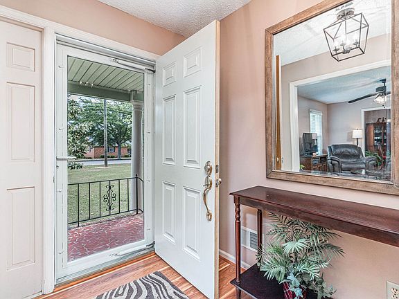 4th image of 605 Melton St