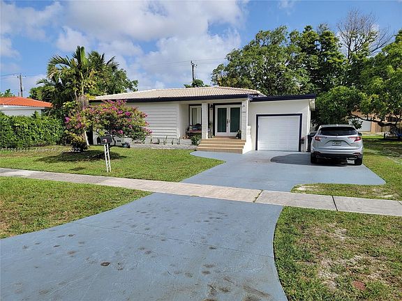 2nd image of 1050 Falcon Ave