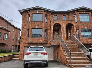 445A 1st St #A, Palisades Park, NJ 07650