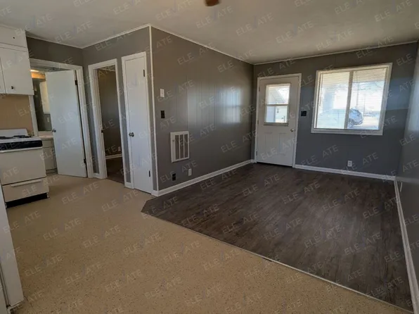 1214 S Blake St, Stockton, MO