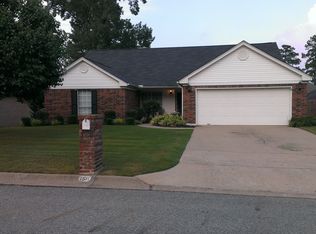 156 Lily Dr, Maumelle, AR 72113