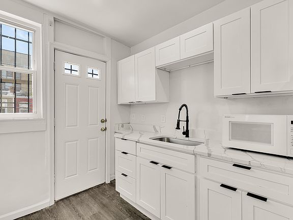 4th image of 810 Otis Pl NW #4
