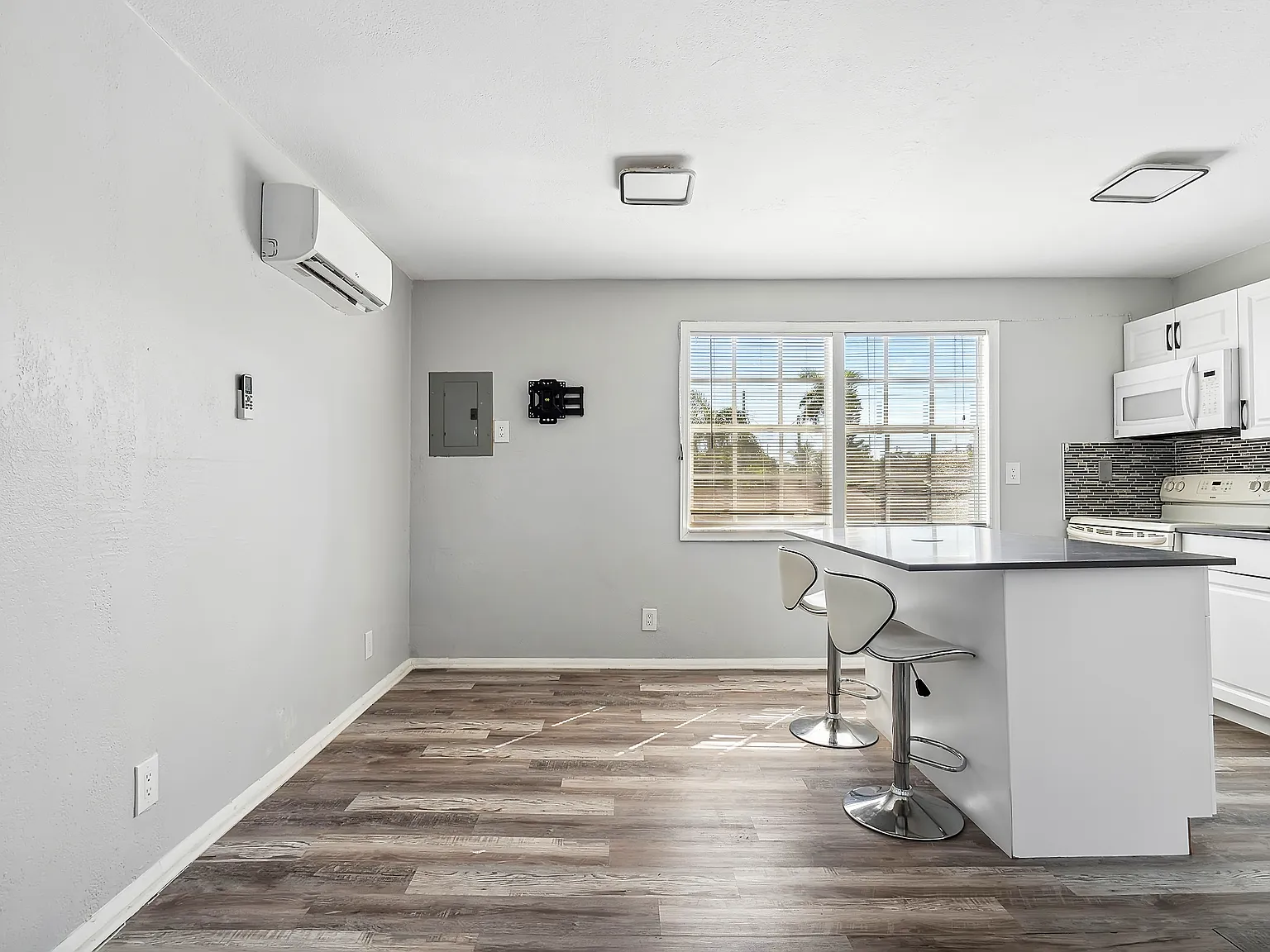 1 bed, 500 sqft, $1,550 — Photo 2