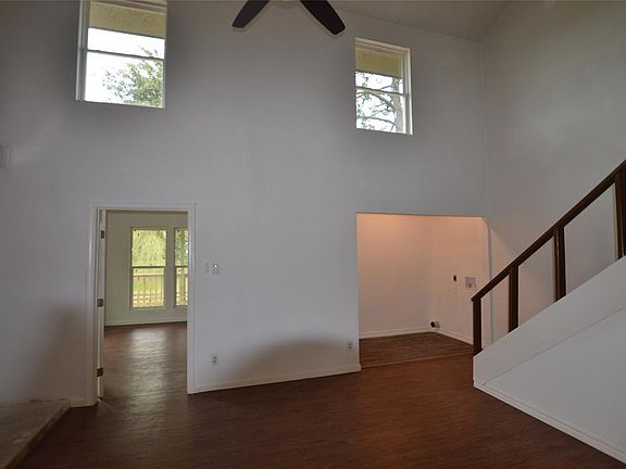 5th image of 300 Shelter Cove Dr