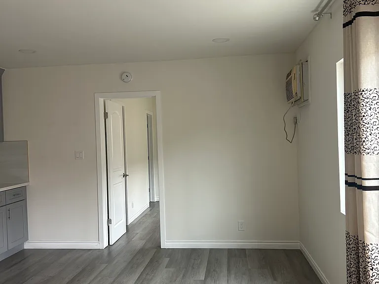 212 N Baltimore Ave #B — Photo 8