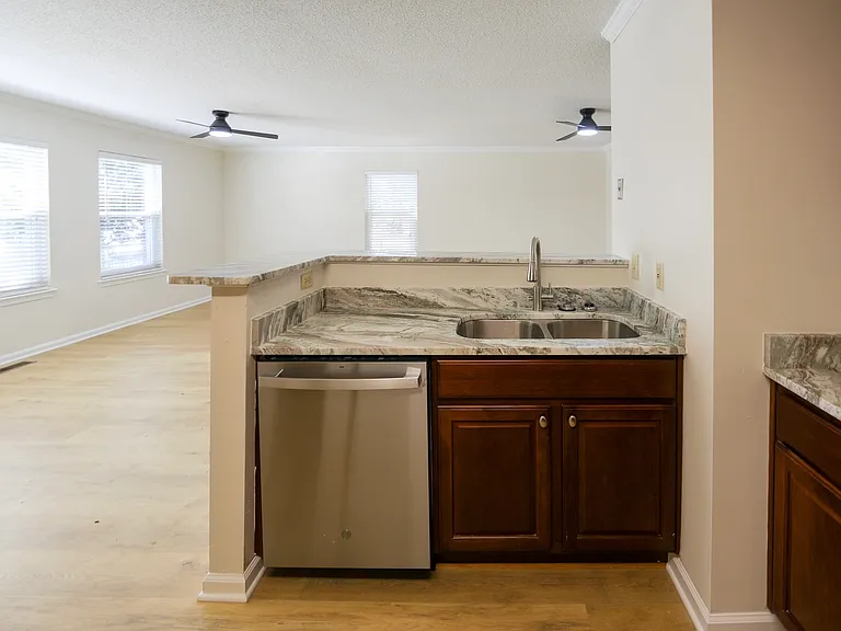 207 Westover Ave — Photo 8