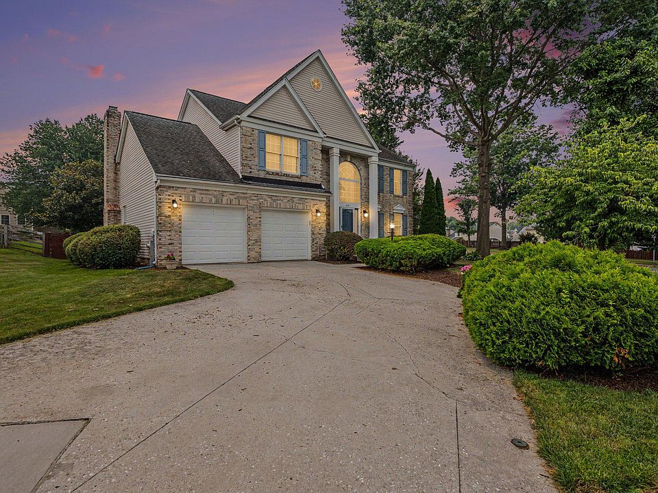 1st image of 825 Delray Dr