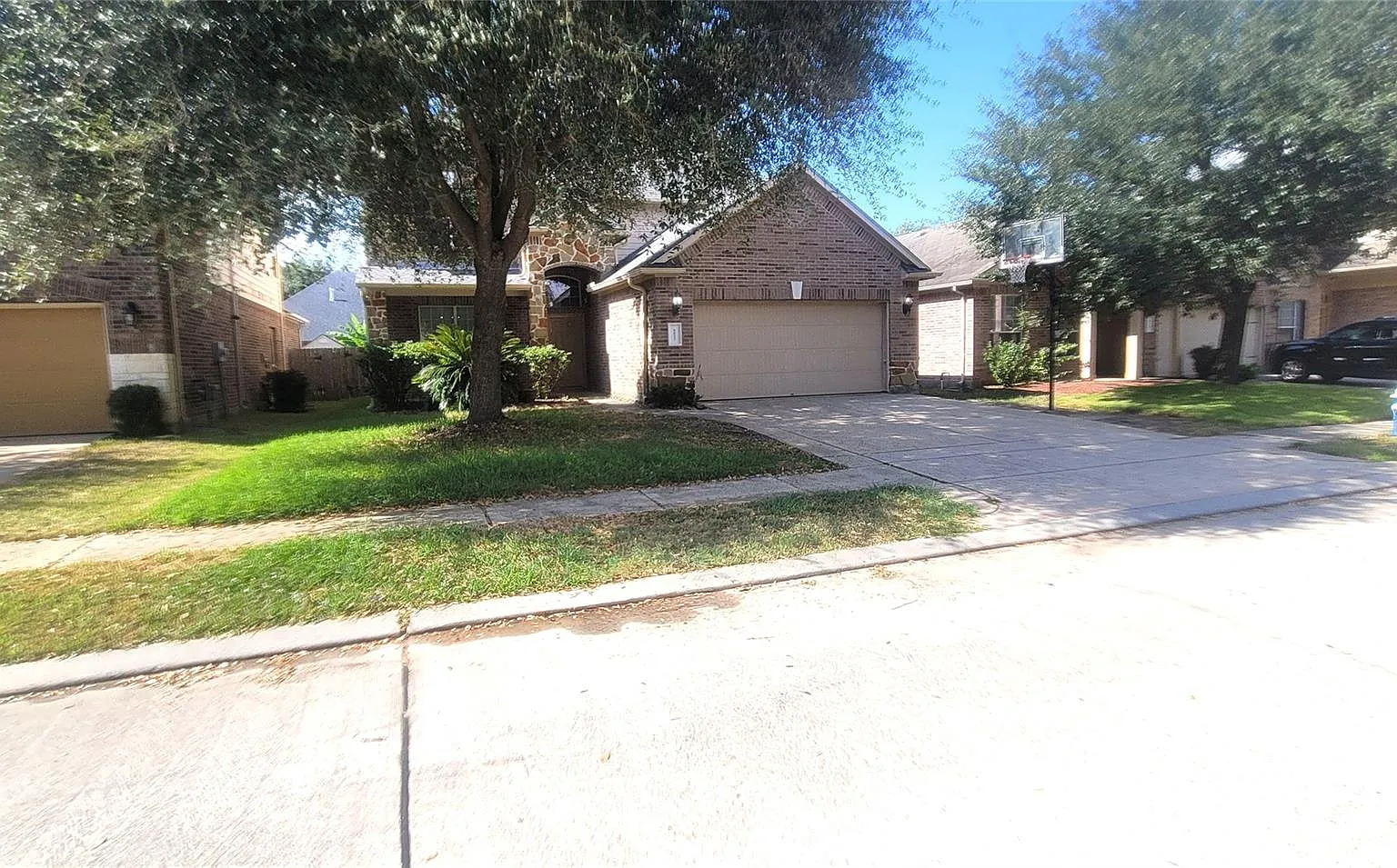 4 bed, 2.5 bath, 2622 sqft, $2,680 — Photo 3