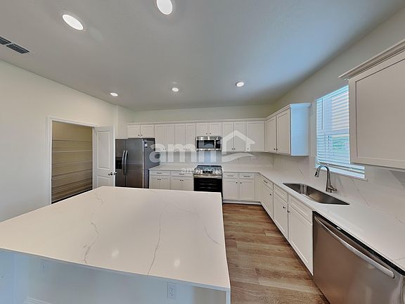 3rd image of 3731 Center Cove Ln