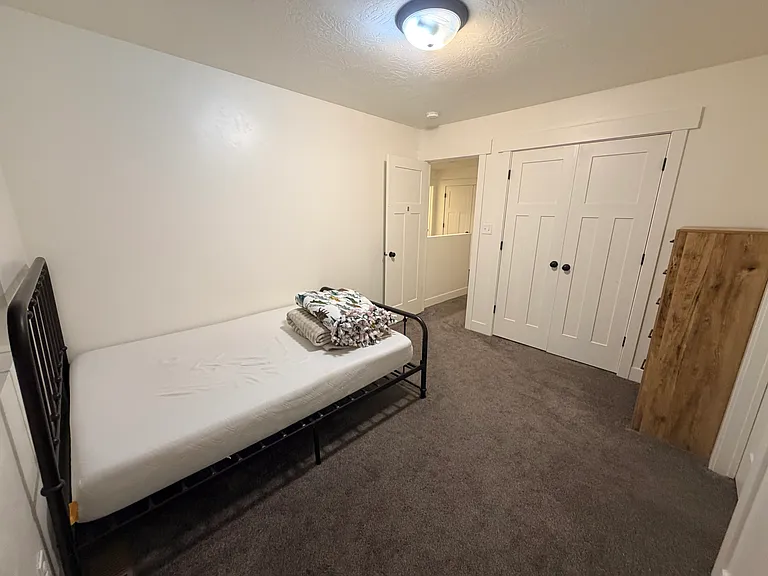 869 S 25 E — Photo 15