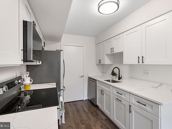 3rd image of 20248 Shipley Ter APT 301